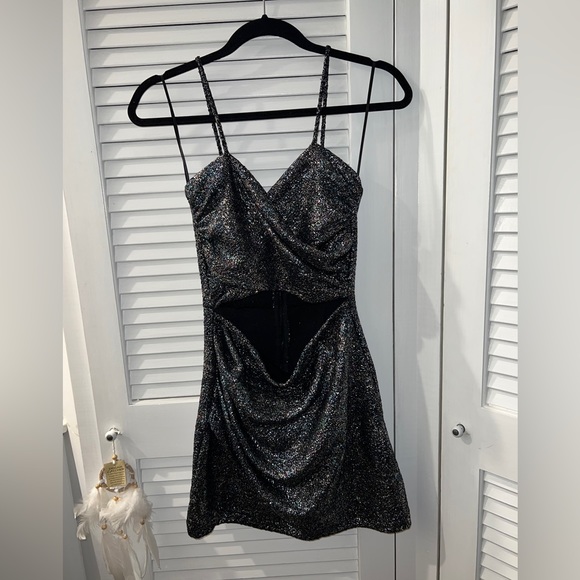 ZARA PATTERNED CUT OUT DRESS - Picture 5 of 14